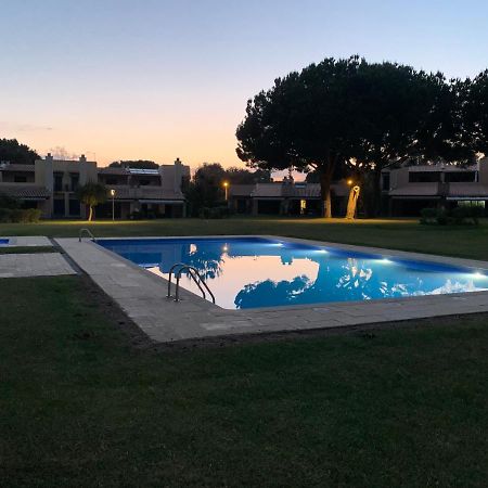 Casa De Ferias Com Piscina - Condominio Vilamouratenis Eksteriør bilde