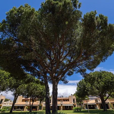 Casa De Ferias Com Piscina - Condominio Vilamouratenis Eksteriør bilde
