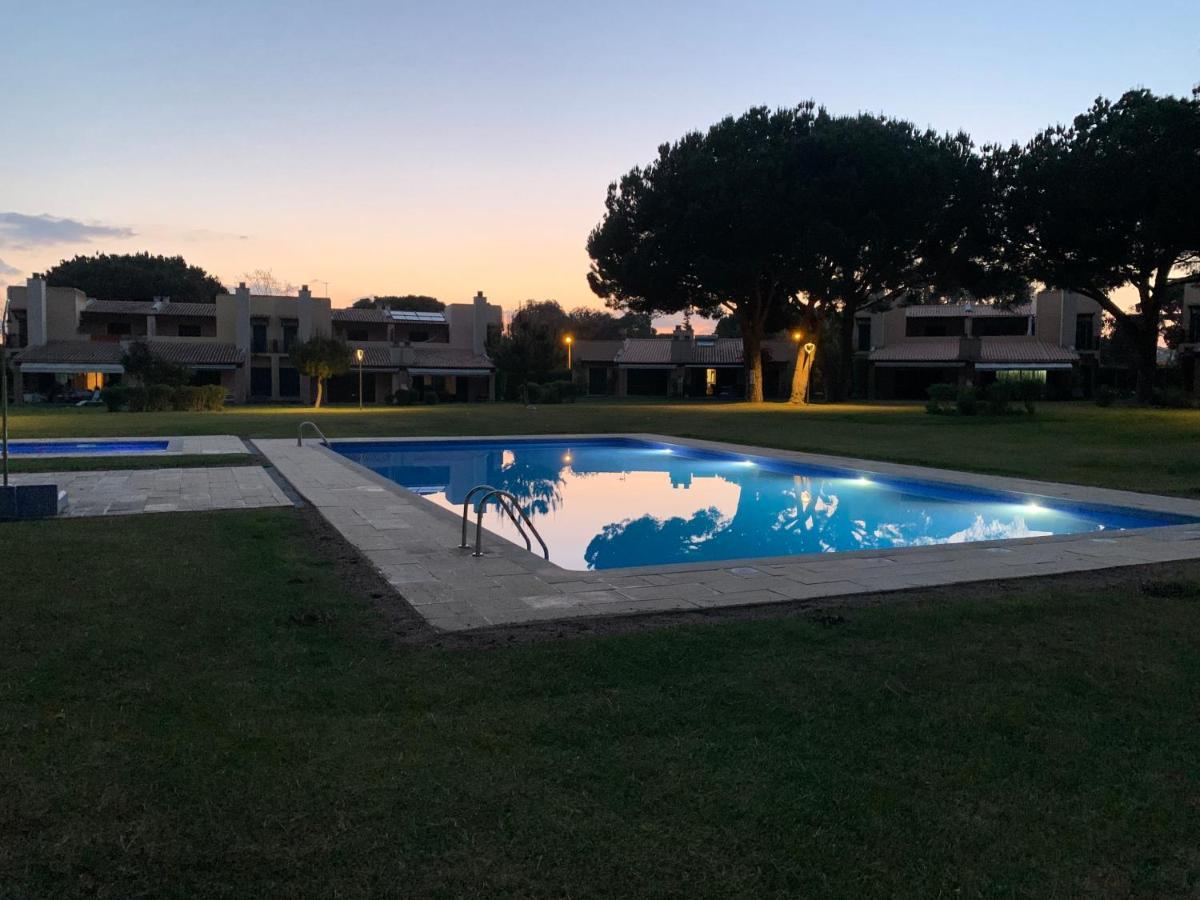 Casa De Ferias Com Piscina - Condominio Vilamouratenis Eksteriør bilde